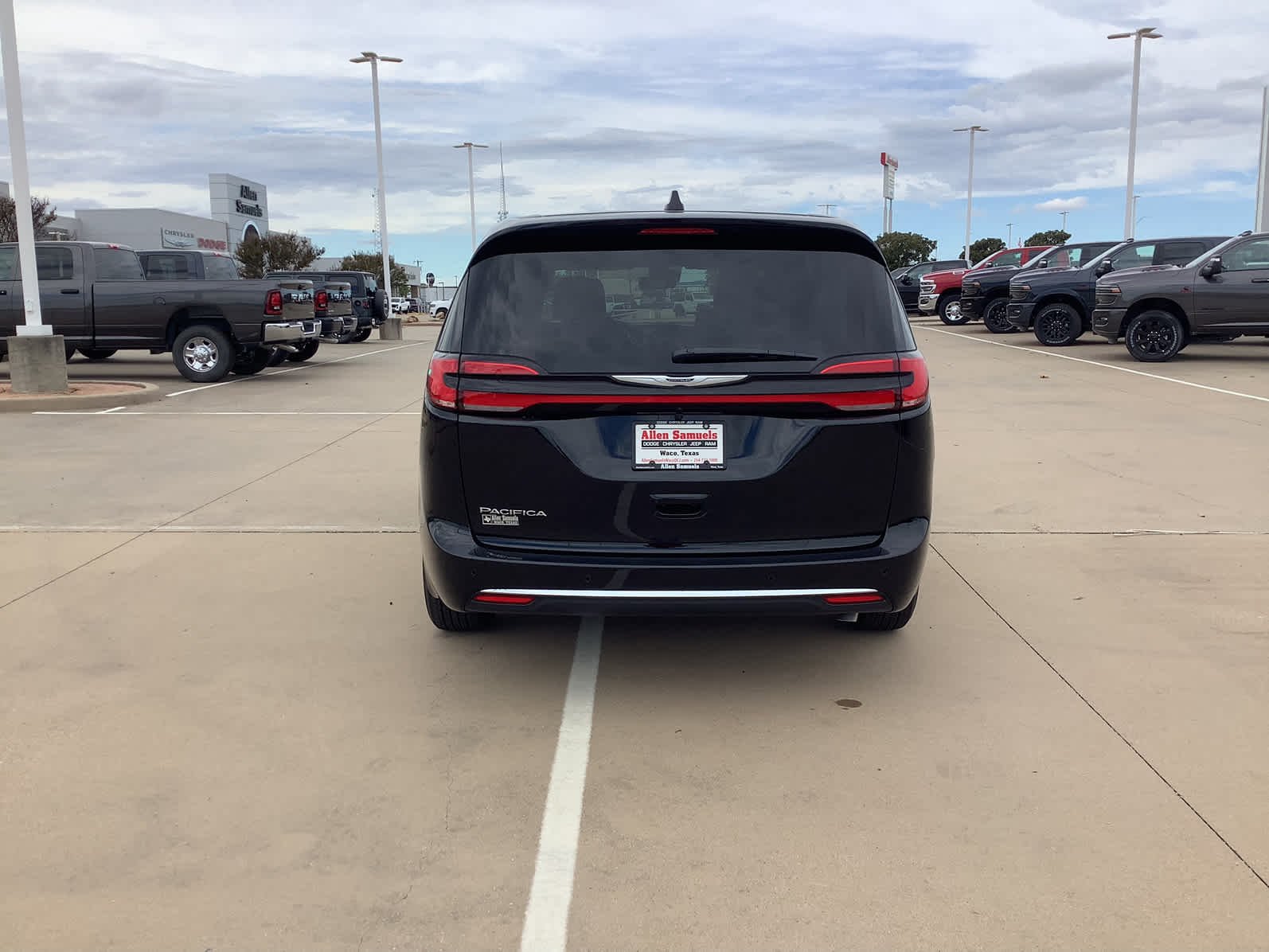 2026 Chrysler Pacifica Select - Photo 7