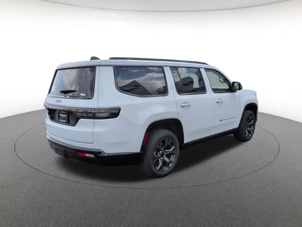 New 2026 Bright White Clear-Coat Exterior Paint Jeep Limited Altitude image 5