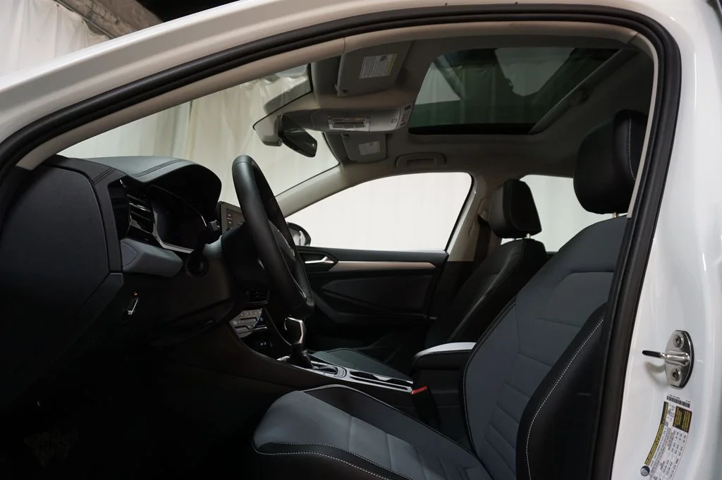 New 2026 White Volkswagen 1.5T SE image 22