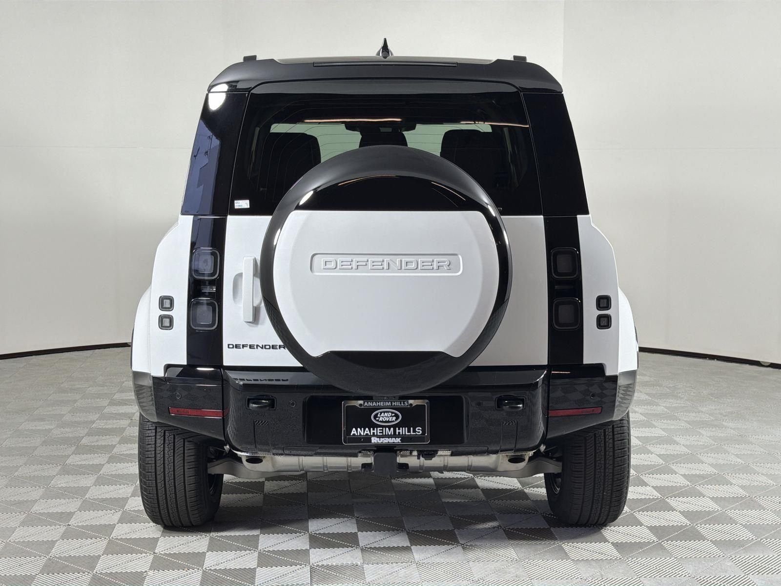 2026 Land Rover Defender X-Dynamic SE - Photo 4
