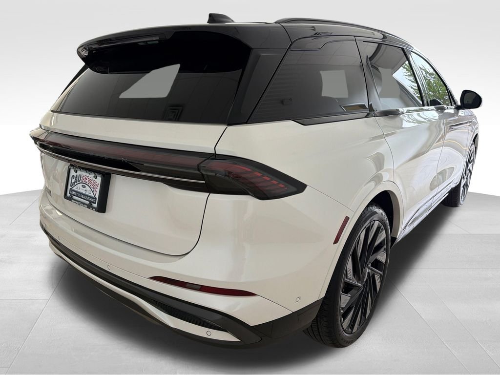 Used 2024 White Lincoln Reserve image 7