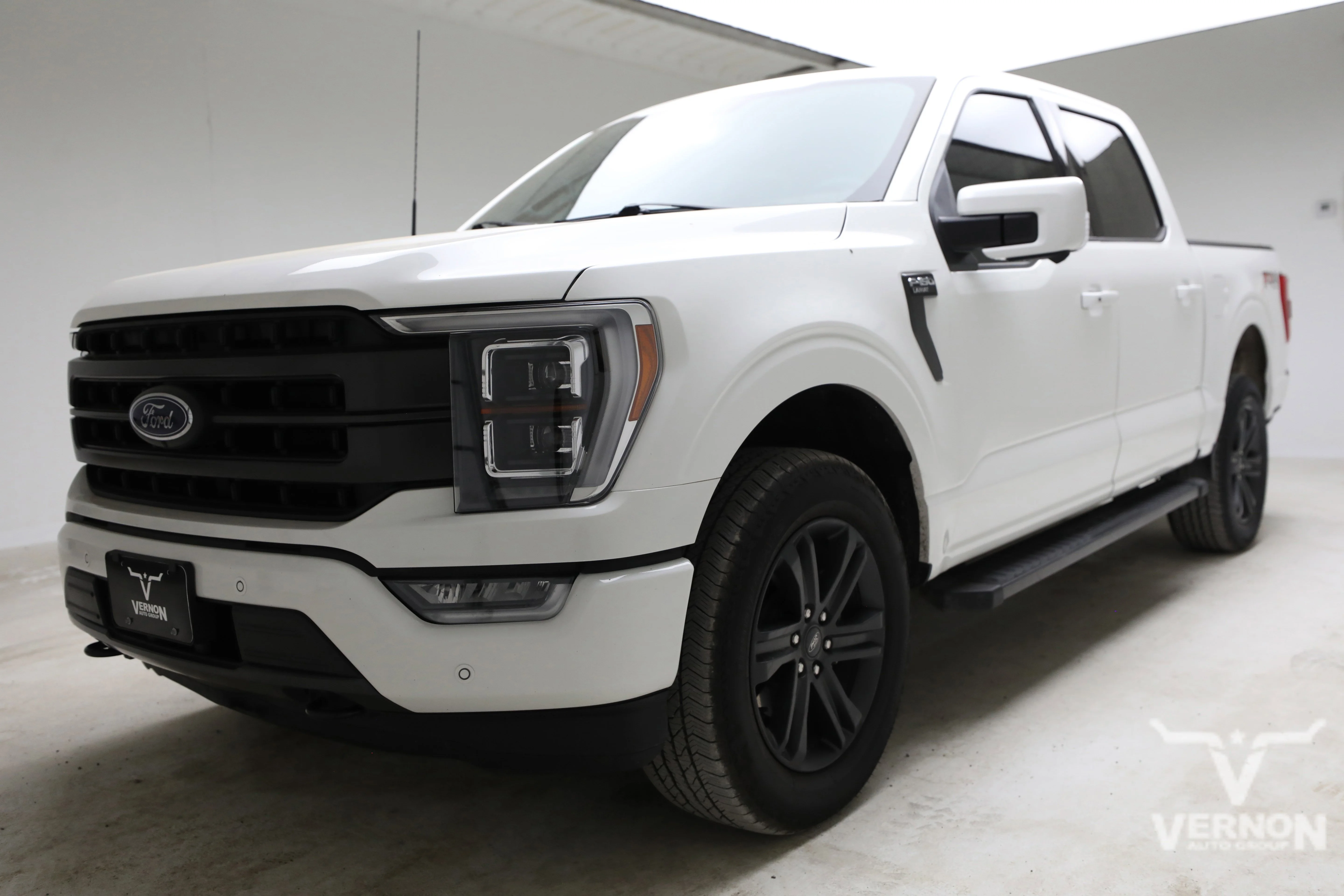 Pre-Owned 2023 Ford F-150 Lariat Crew Cab 4x4 Fx4
