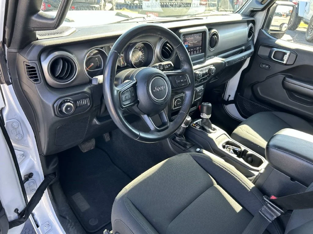 Used 2021 White Jeep Sport S image 37