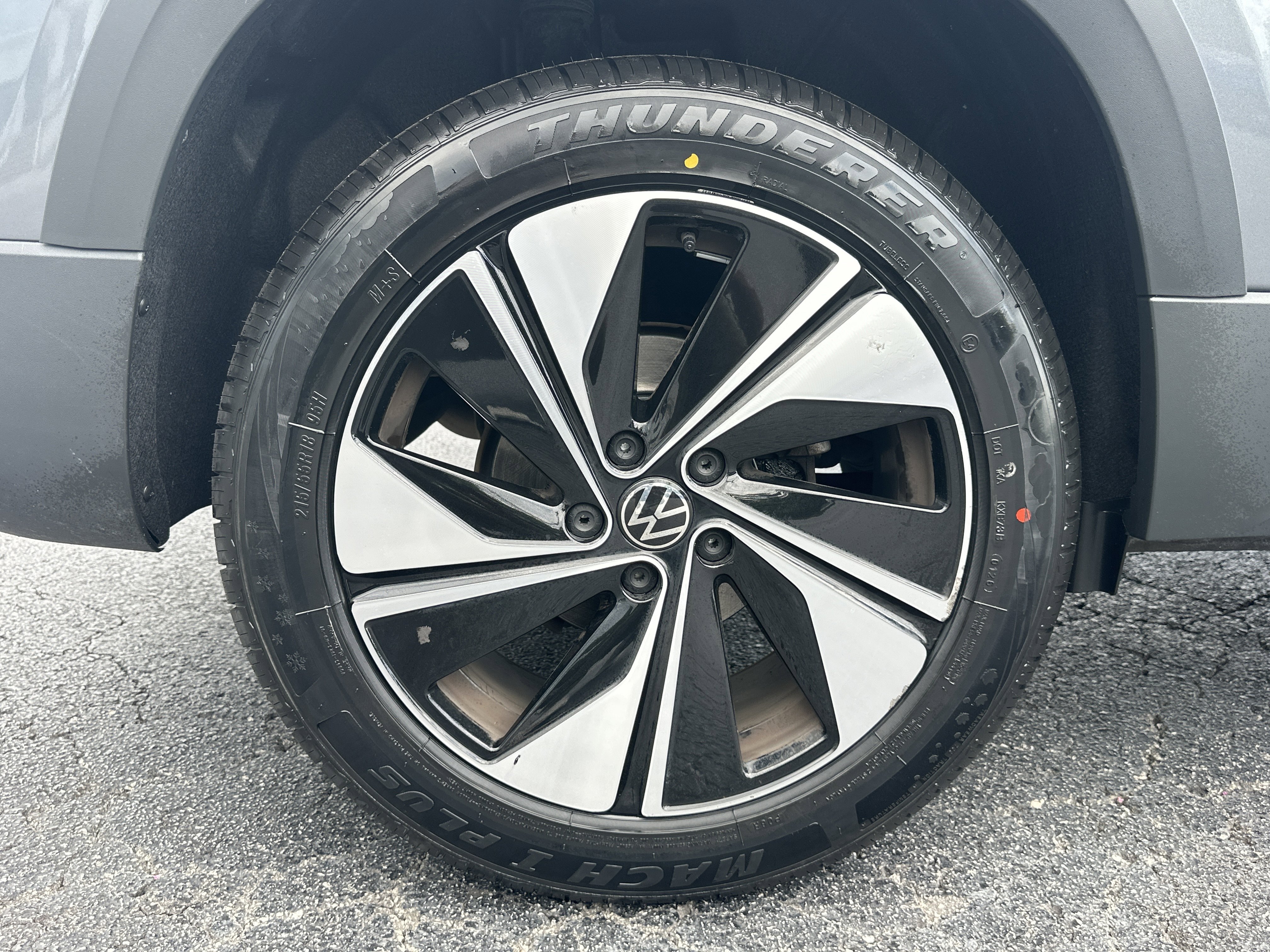 Used 2024 Black Volkswagen SE image 18