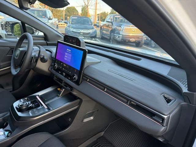 New 2026 Wind Chill Pearl <sup>1</sup> Toyota  SE image 26