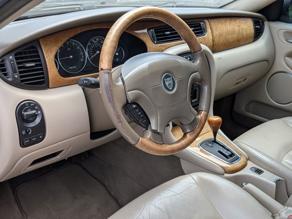 Used 2003 Gold Jaguar 3.0 image 31