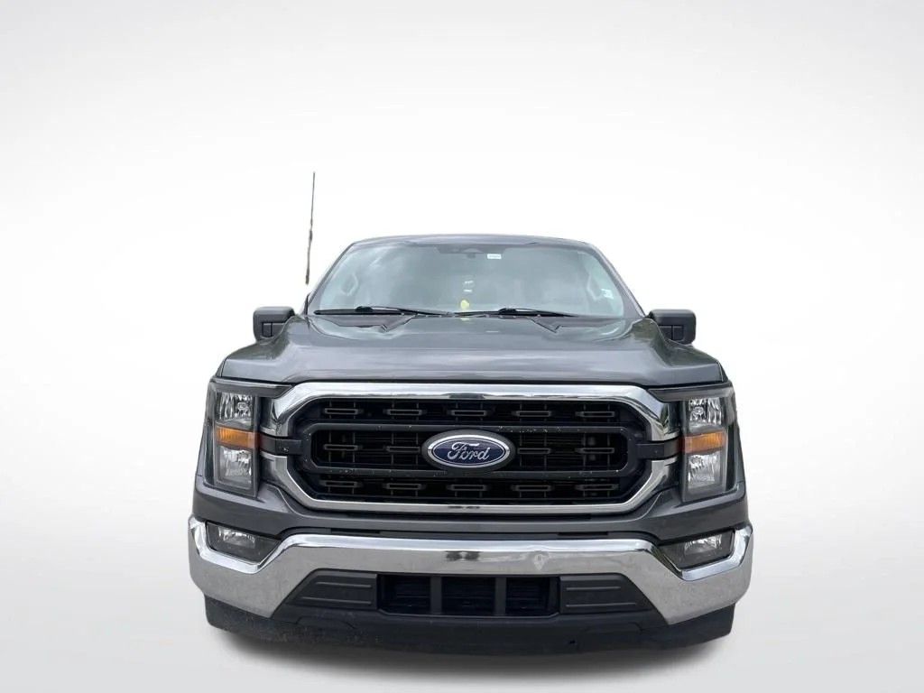 Used 2023 Gray Metallic Ford XLT image 3