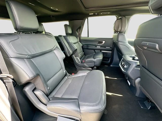 Used 2026 Black Ford Platinum image 28