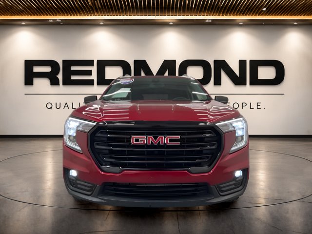 Used 2024 Volcanic Red Tintcoat GMC SLT image 4