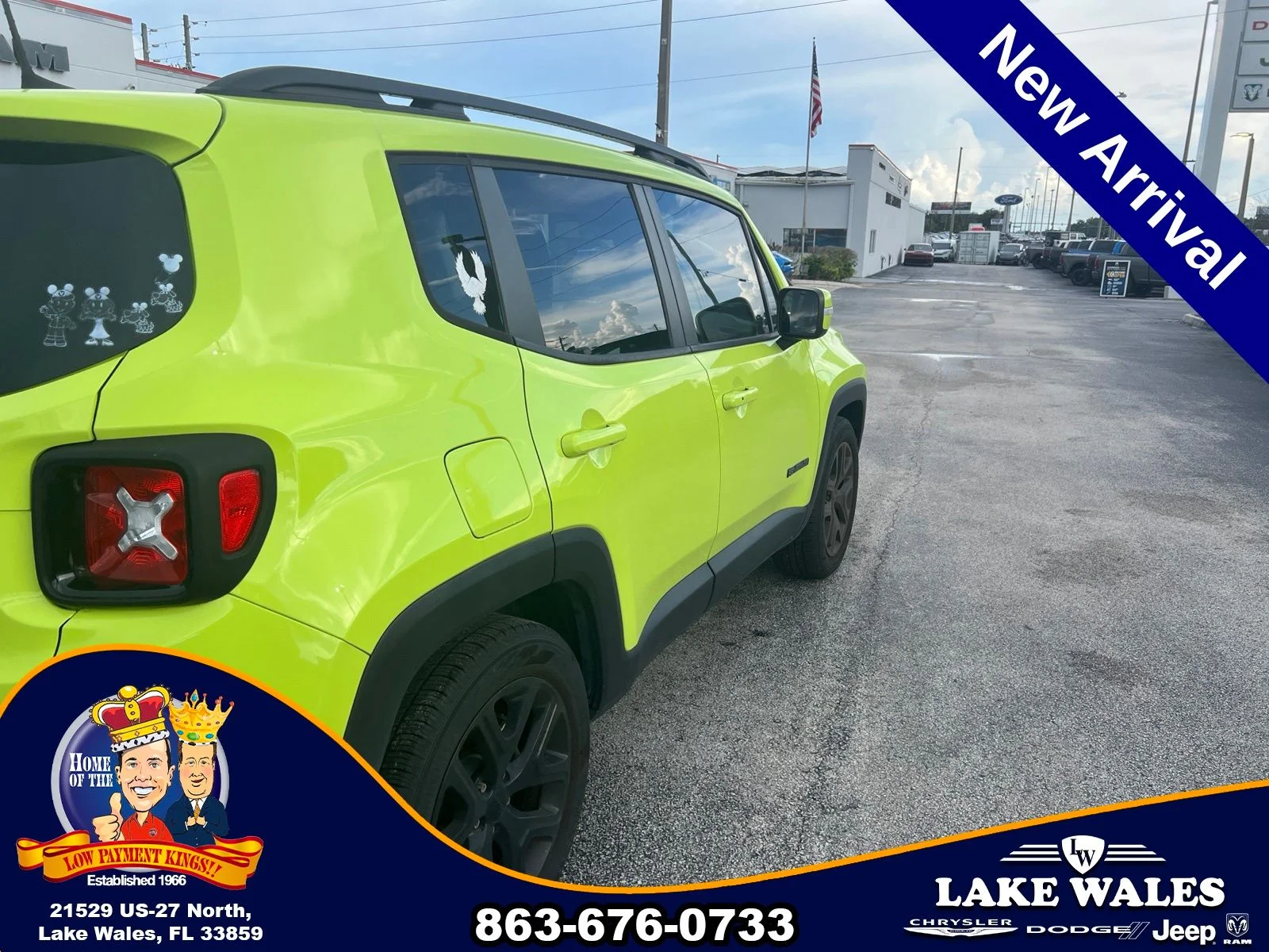 Used 2018  Jeep Latitude image 5