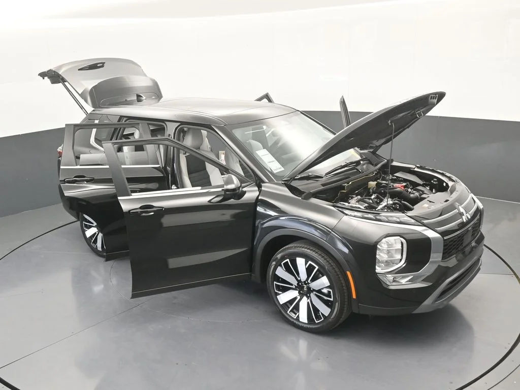 New 2026 Black Diamond Mitsubishi SE image 75
