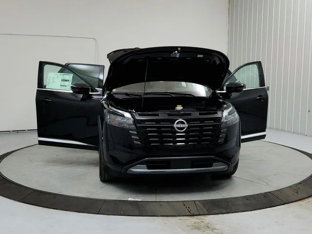 New 2026 Black Nissan Platinum image 10