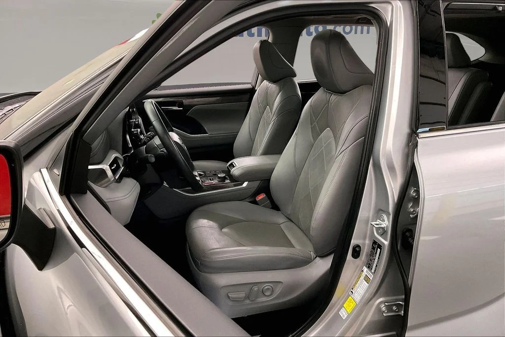 Certified Used 2023 Silver Toyota Platinum image 29