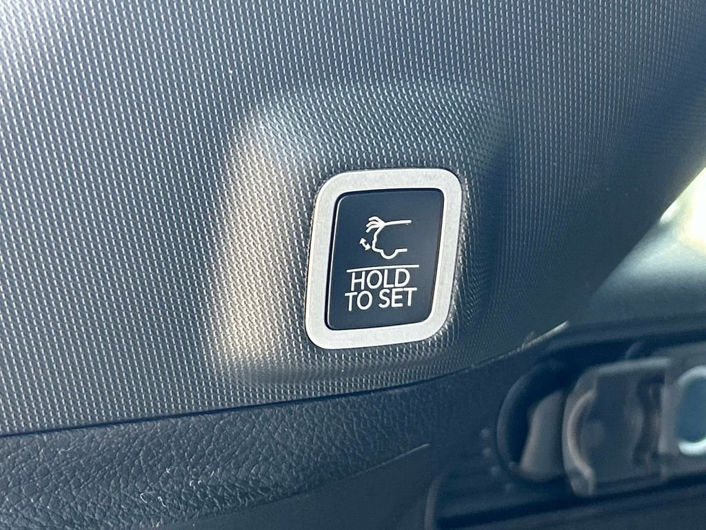 Used 2025 Gray Jeep Limited image 13