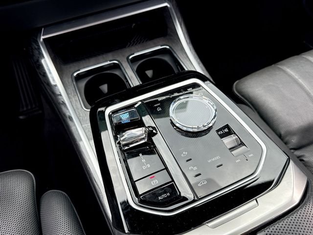 Used 2023 Black BMW xDrive60 image 20