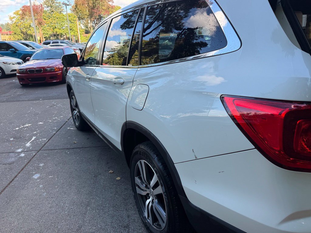 Used 2016  Honda EX-L image 4