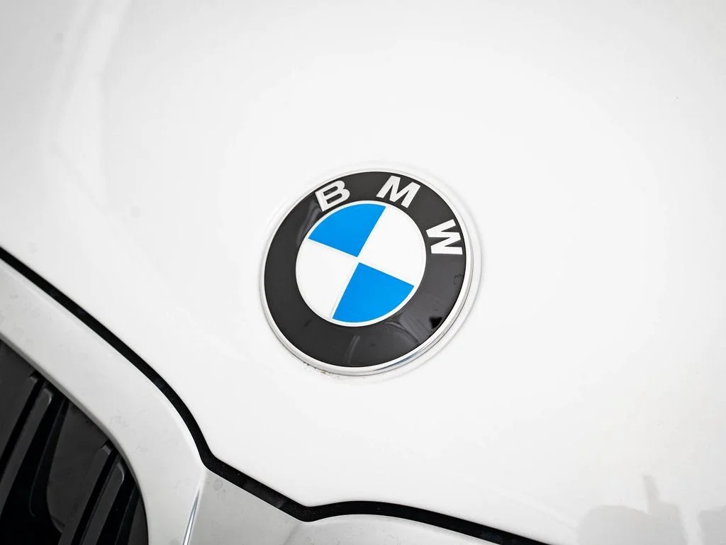 Used 2025 Alpine White BMW 330i xDrive image 3