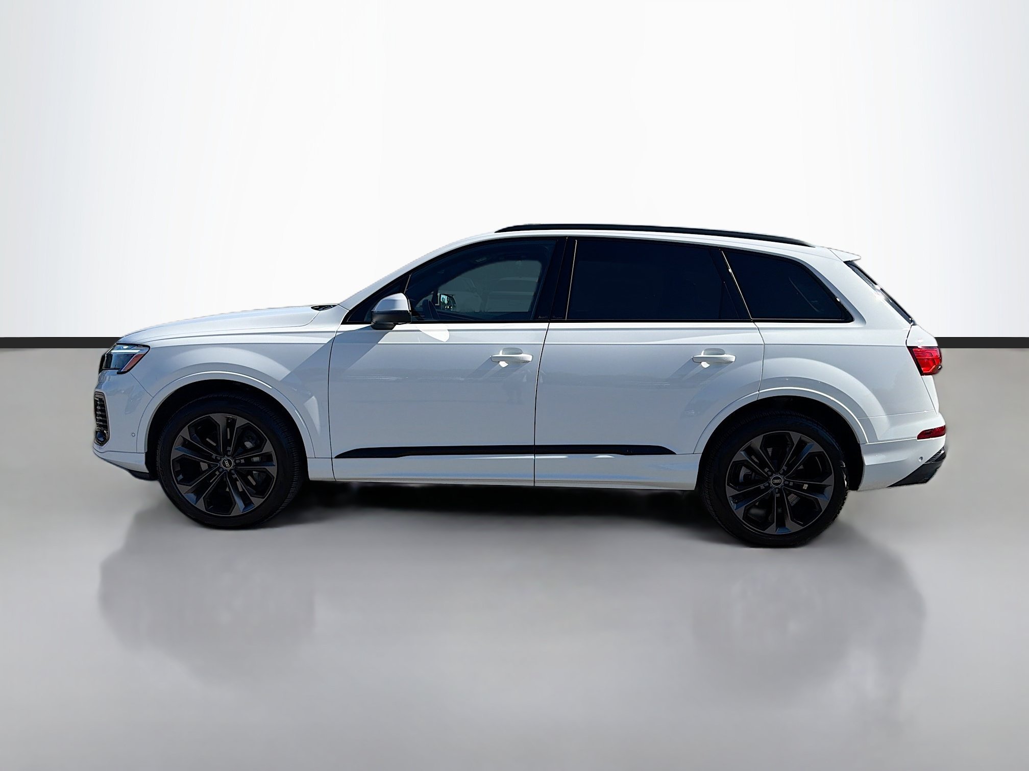 Used 2025 Carrara White Audi Premium Plus image 2