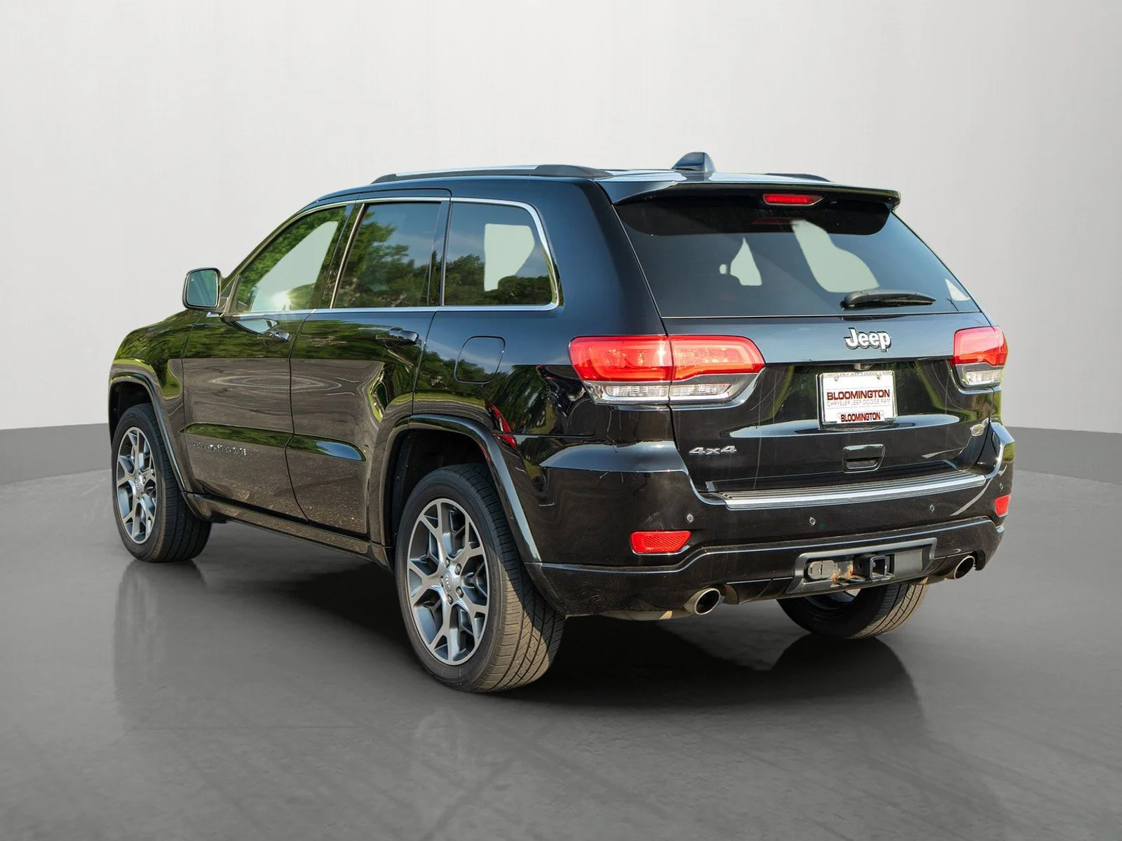 Used 2020 Diamond Black Crystal Pearlcoat Jeep Overland image 5