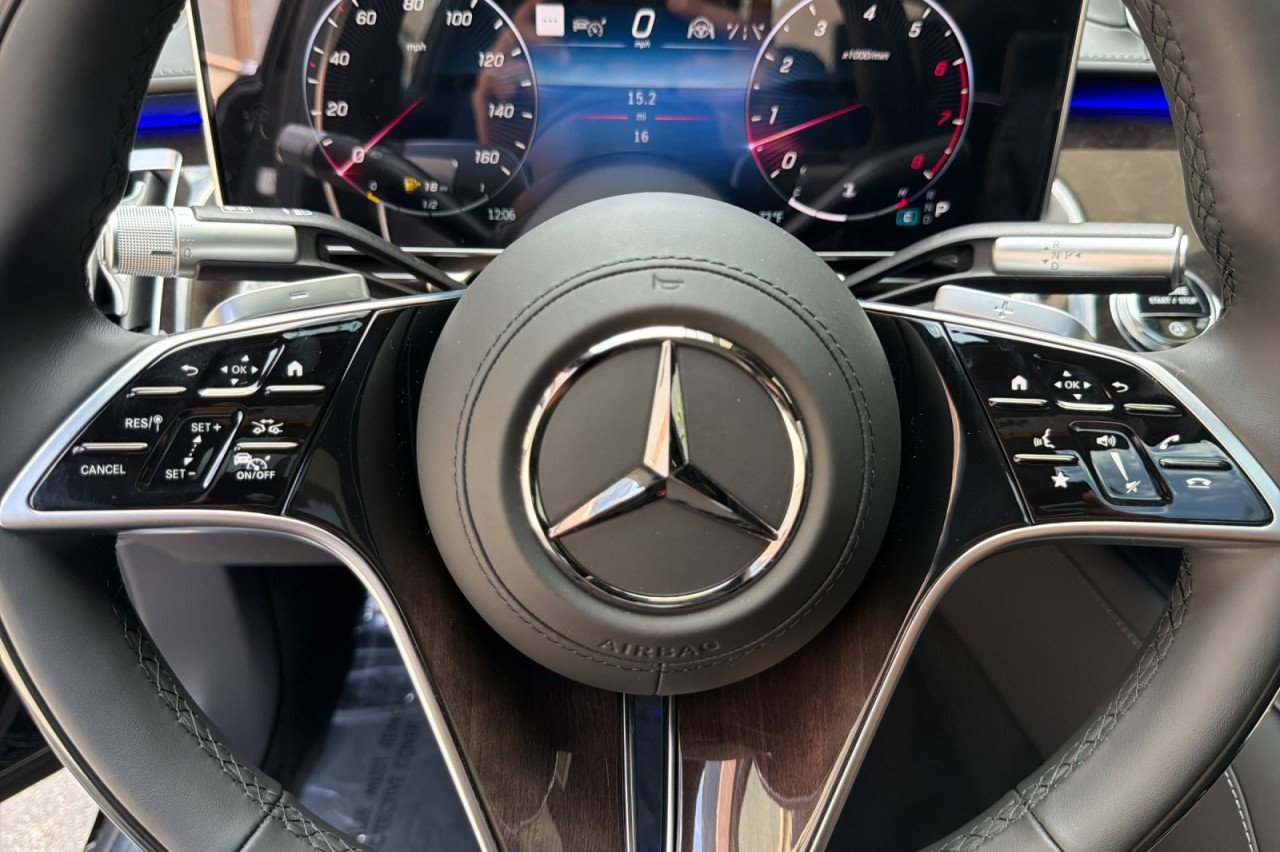 Used 2026 Obsidian Black Metallic Mercedes-Benz Maybach S 680 image 22