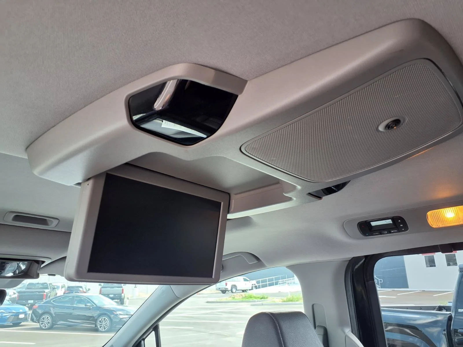 Used 2018 Crystal Black Pearl Honda Touring image 25