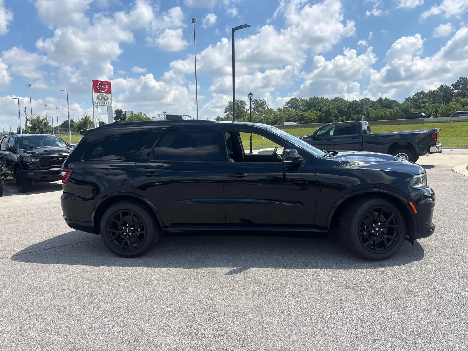 New 2026 Diamond Black Clear-Coat Exterior Paint Dodge GT Plus HEMI V8 image 11