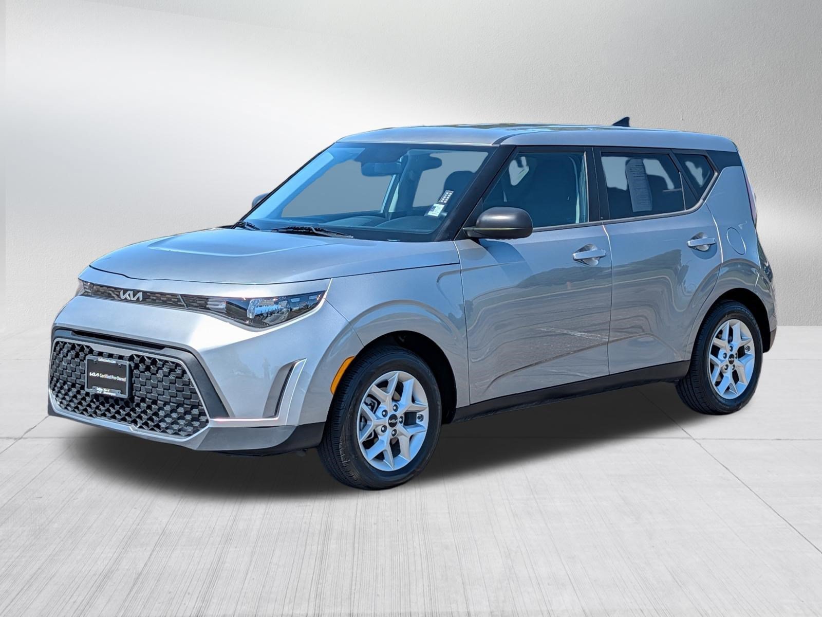 Certified Used 2023 Steel Gray Kia LX image 3