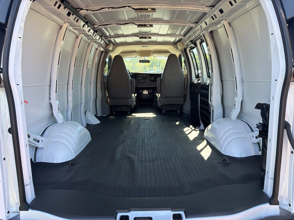 2026 GMC Savana Cargo Work Van - Photo 6