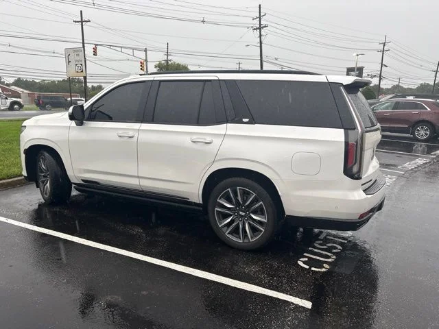 Used 2021 White Cadillac Sport image 3