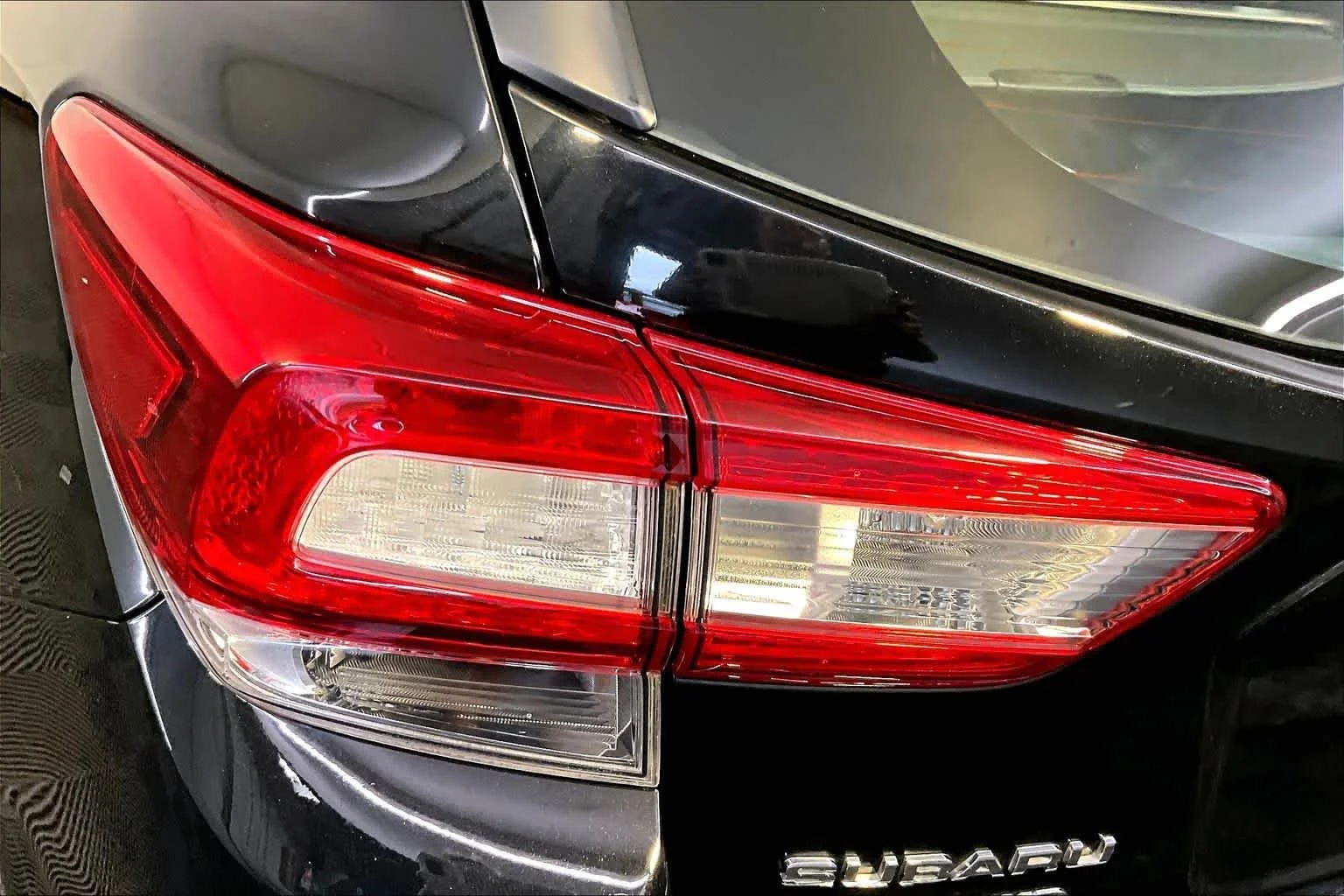 Used 2019 Crystal Black Silica Subaru Limited image 28