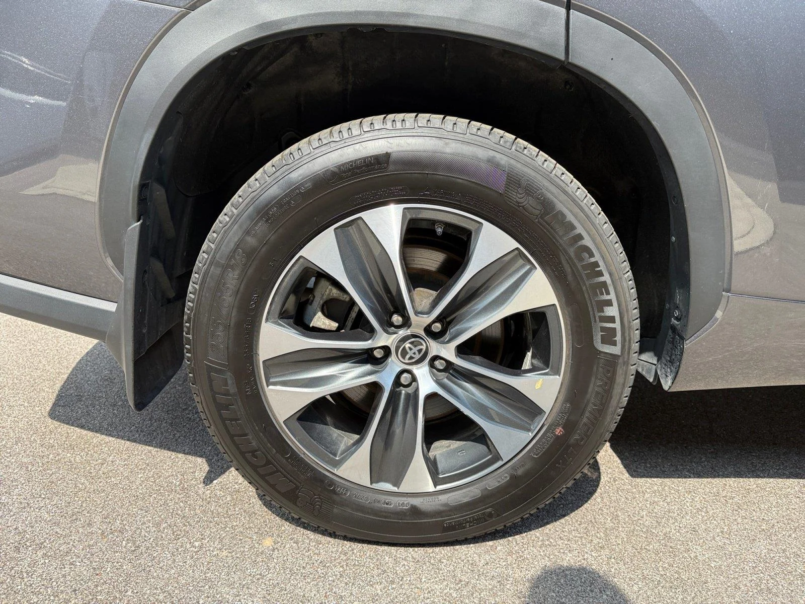 Used 2025  Toyota Platinum image 32