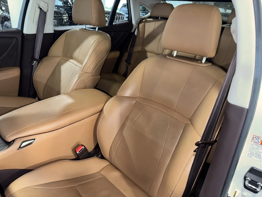 Used 2019 White Lexus 500 Base image 33