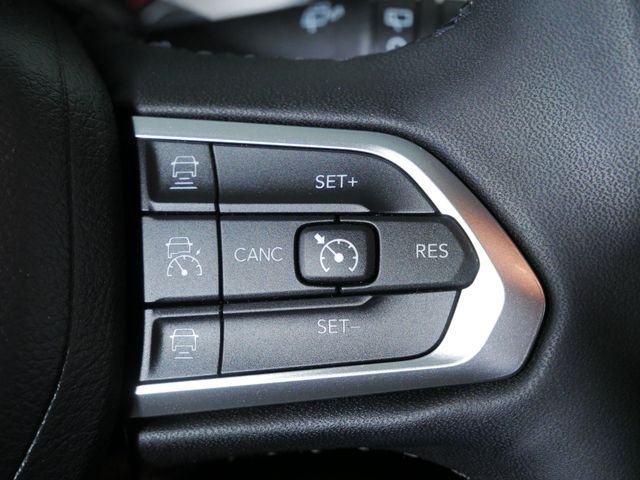 Certified Used 2023 Silver Jeep Limited image 27