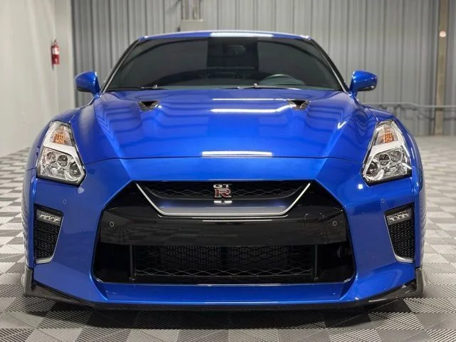 Used 2020 Blue Nissan Premium image 2