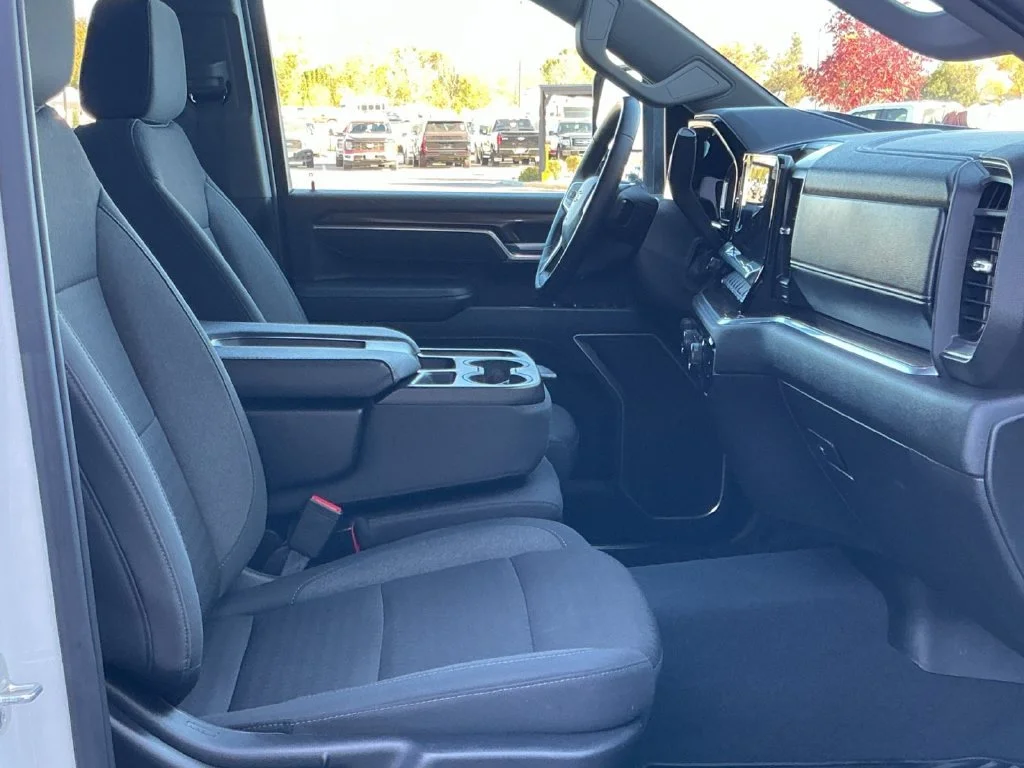 Used 2026 Summit White Chevrolet LT image 36