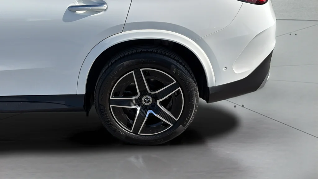 Used 2025 White Mercedes-Benz GLC 300 Coupe image 16