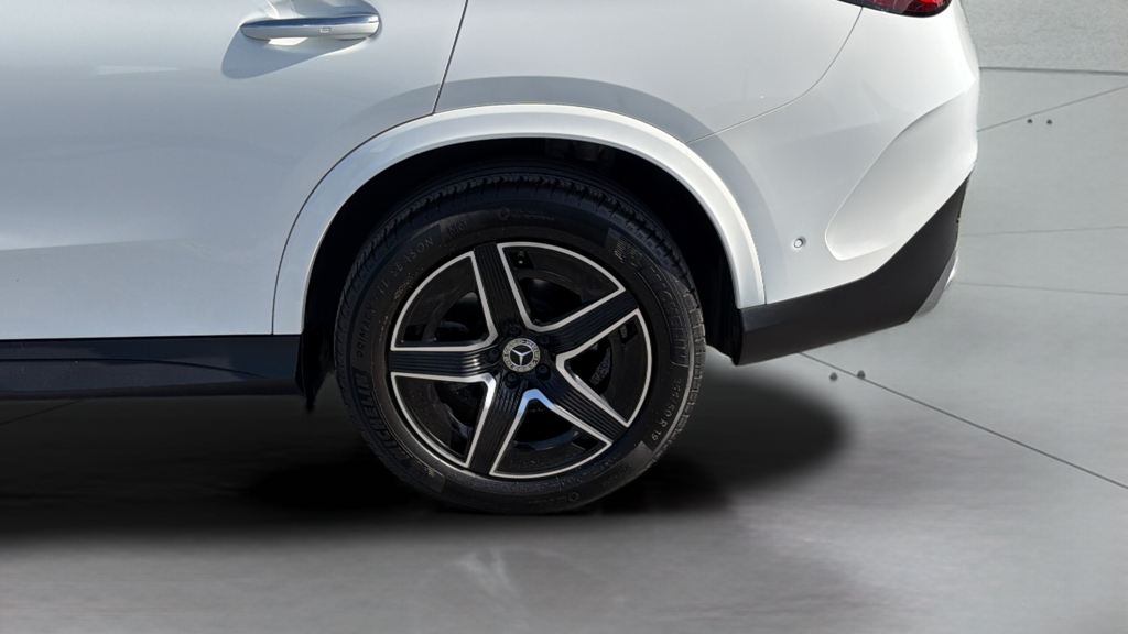 Used 2025 White Mercedes-Benz GLC 300 Coupe image 16