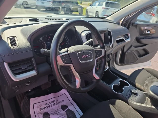 Used 2020 Silver GMC SLE image 17