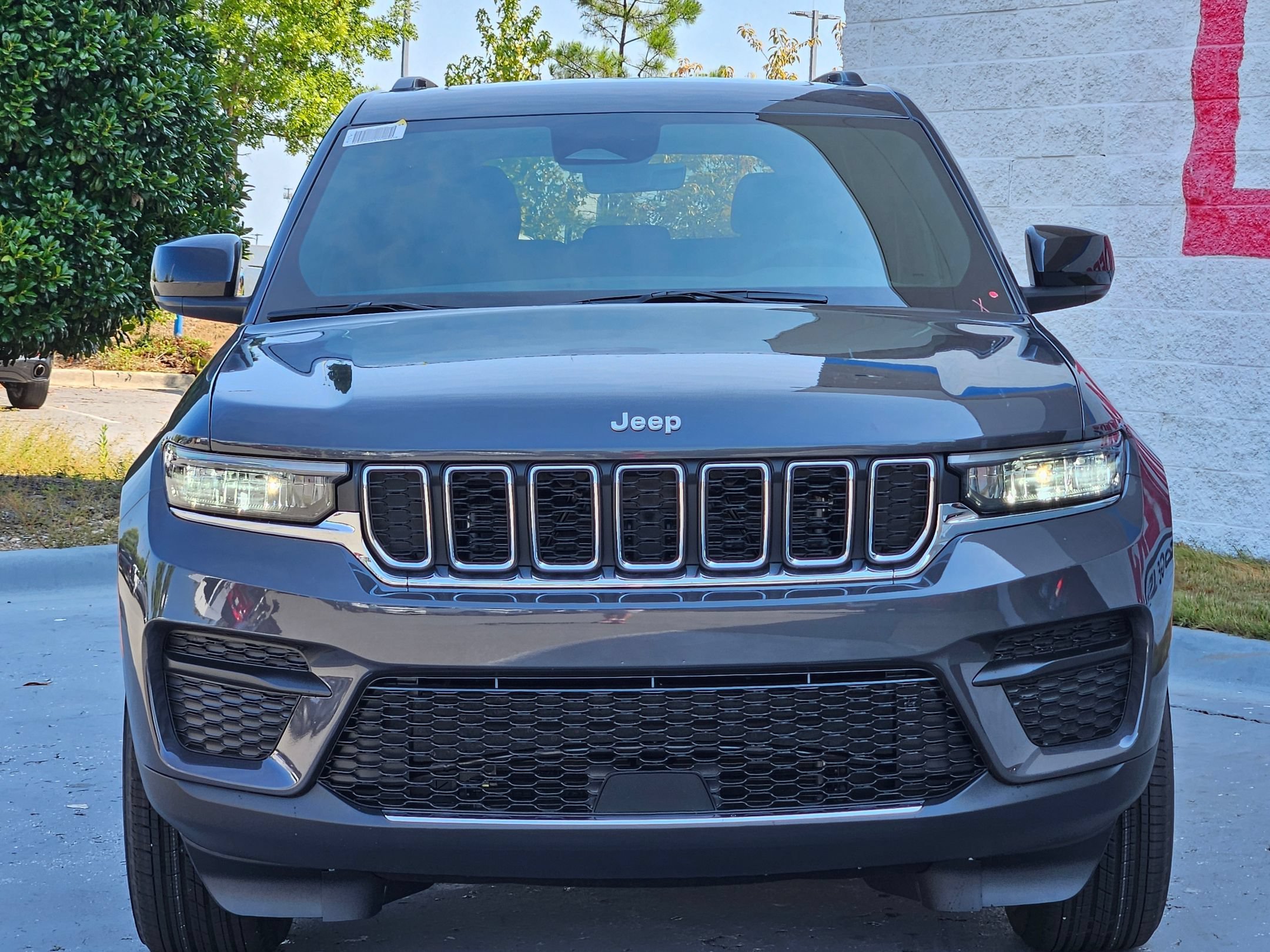 New 2026 Baltic Gray Metallic Clear-Coat Exterior Paint Jeep Laredo X image 2