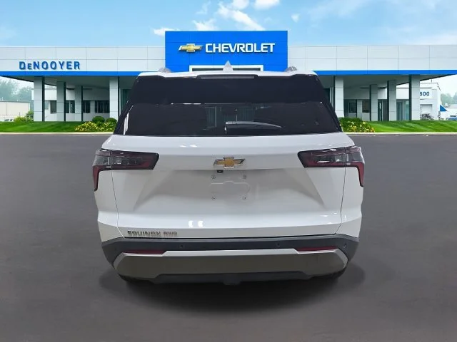Used 2025 Summit White Chevrolet LT image 10