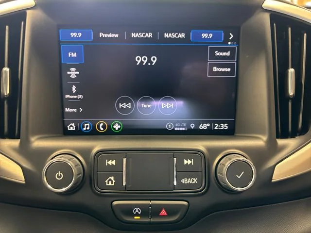 Used 2024 Red GMC SLT image 19
