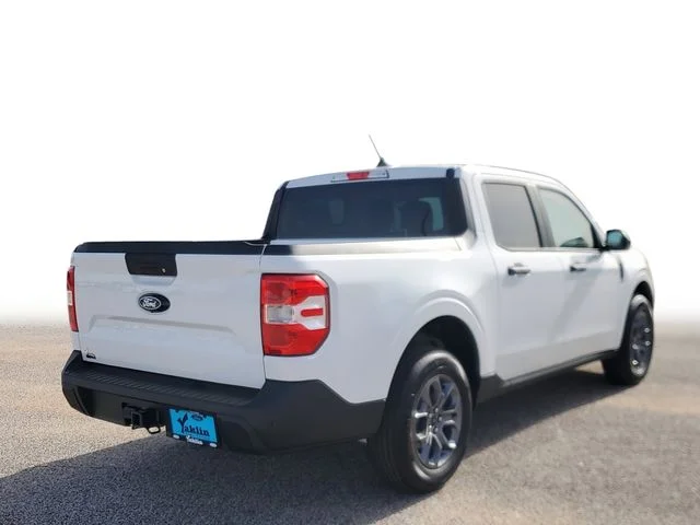 New 2026 Oxford White Ford XLT image 4