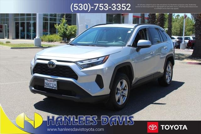 2025 Toyota RAV4 XLE - Photo 3