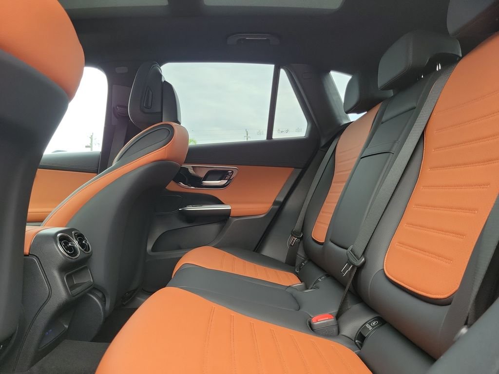New 2027 Black Mercedes-Benz GLC 300 image 10