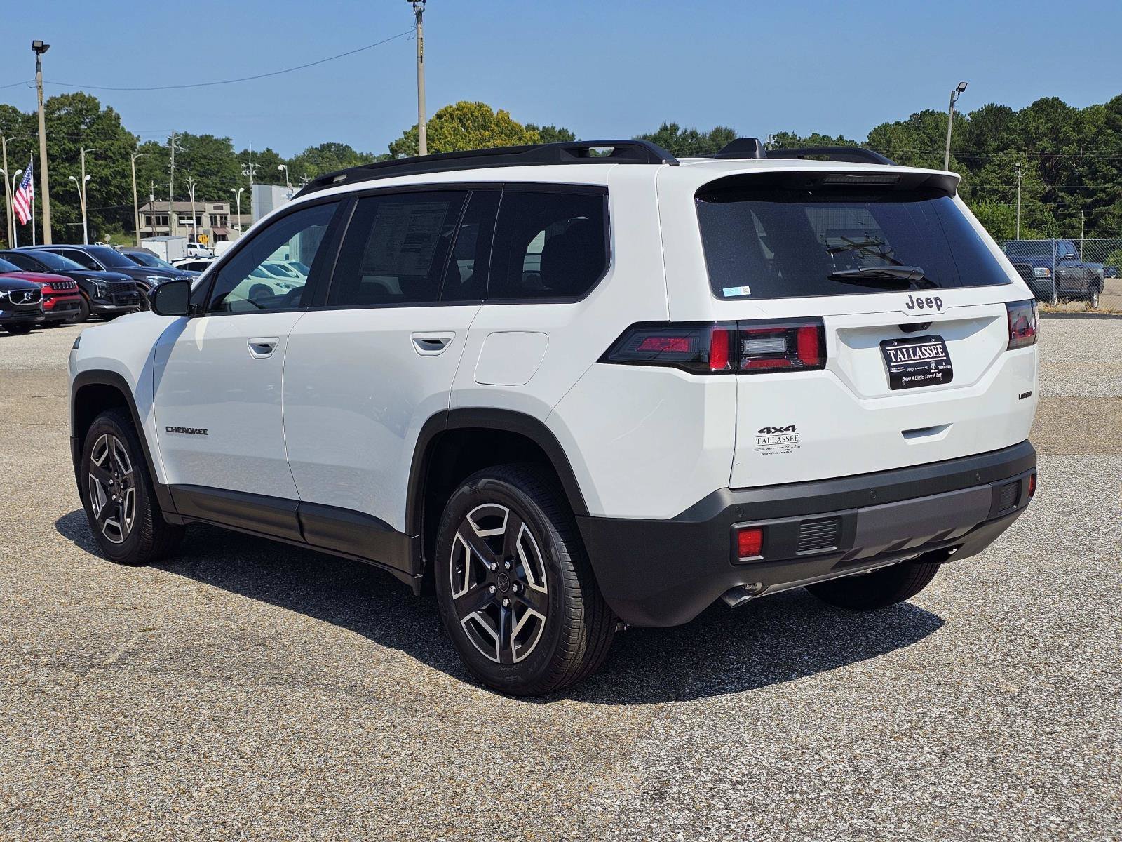New 2026 Bright White Clear-Coat Exterior Paint Jeep Laredo image 13
