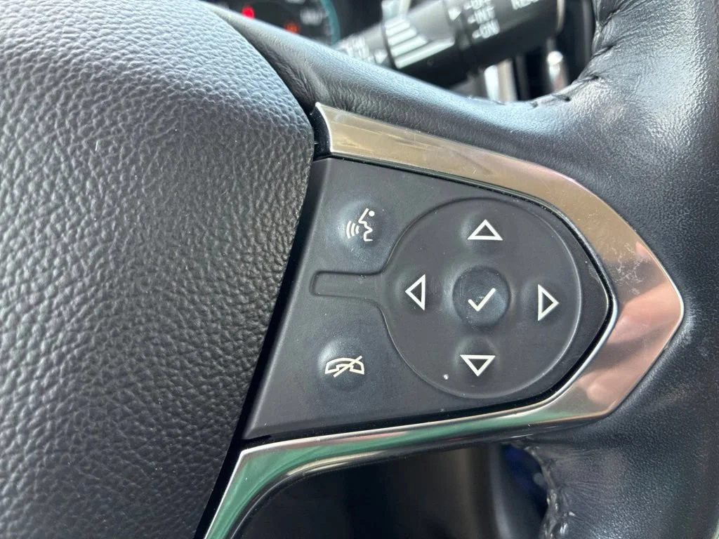 Used 2019 IRIDESCENT PEARL TRICOAT Chevrolet Premier image 13