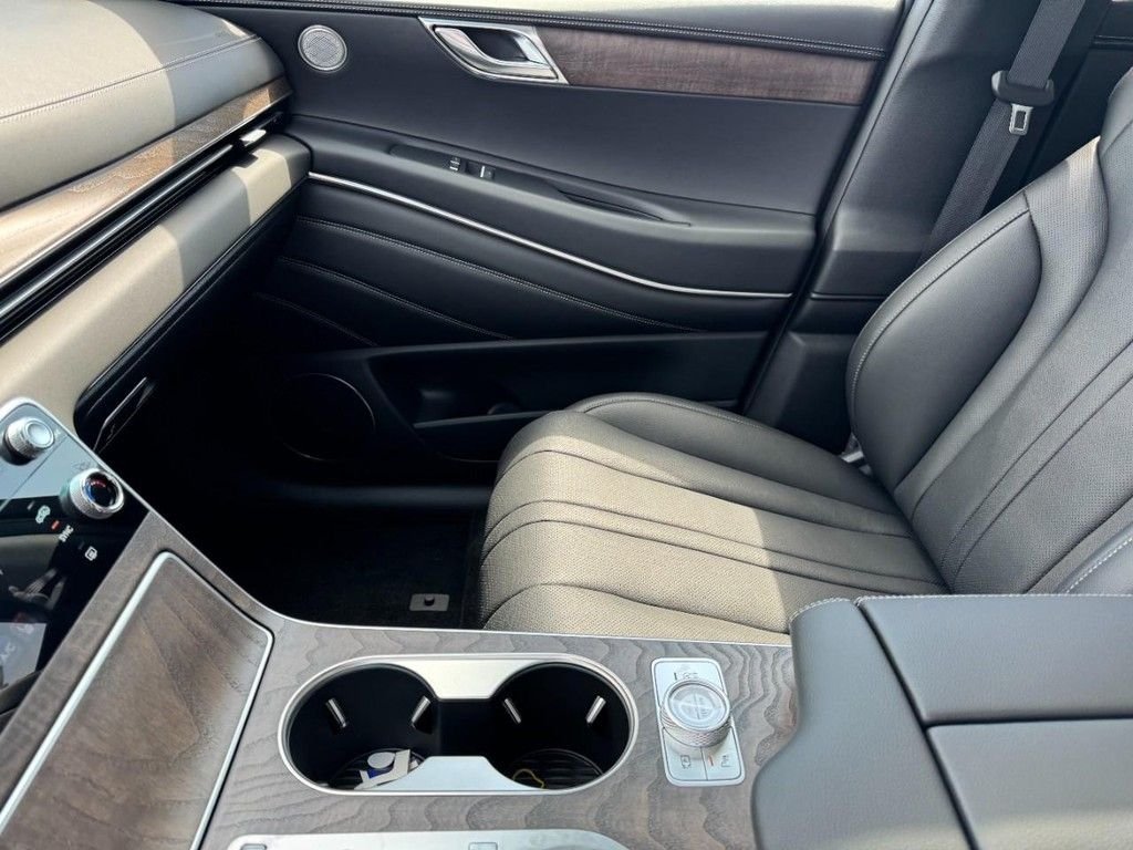 New 2026 Makalu Gray Genesis 2.5T SELECT image 9