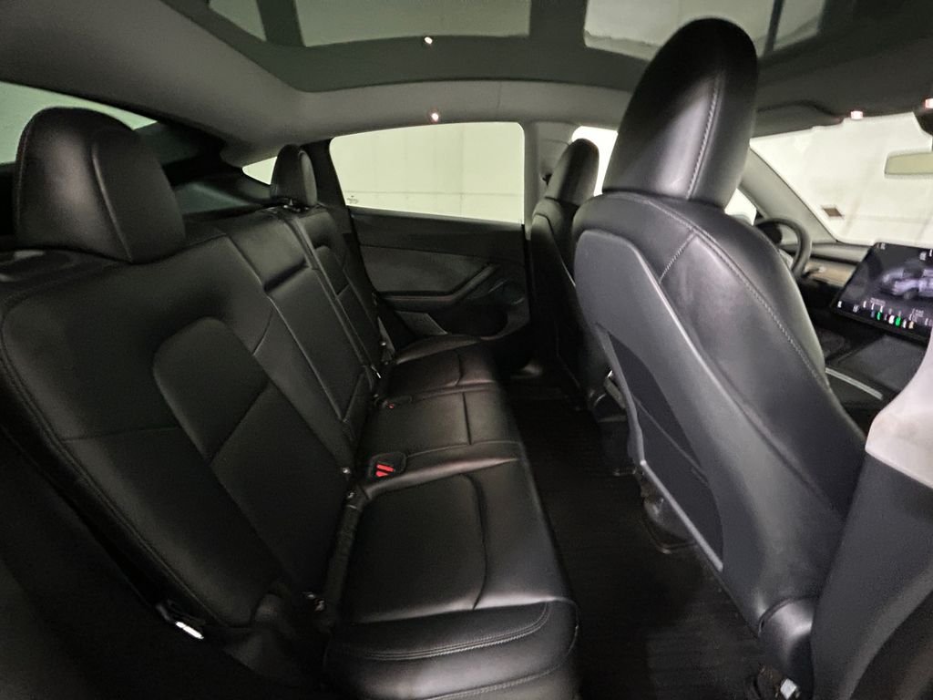 Used 2025  Tesla Long Range image 17