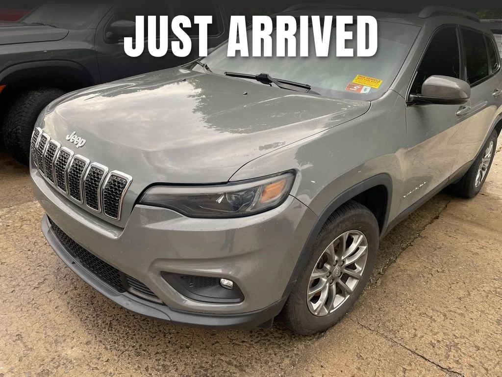 Used 2020 Sting-Gray Clearcoat Jeep Latitude Plus image 1