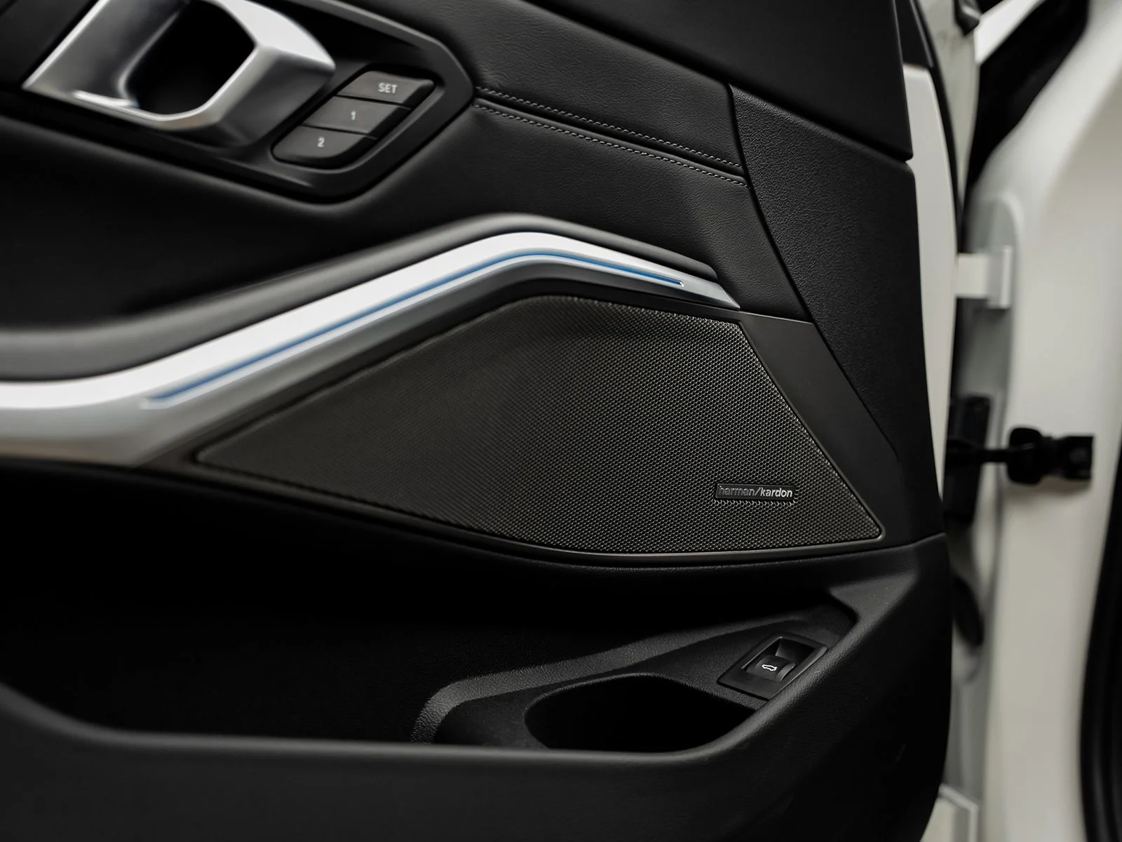 Used 2025 White BMW Competition image 61